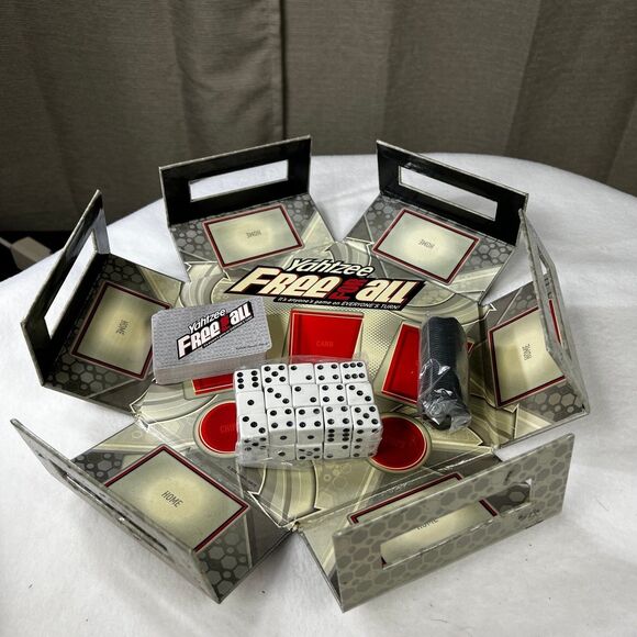 Yahtzee Free for All board game complete - Picture 6 of 7